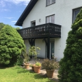 Balkon Holz mit Stützen