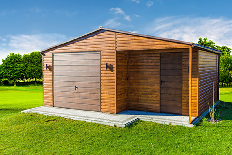 Garage mit Schuppen