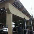 Carport mit Solarelementen