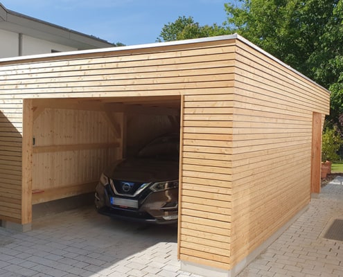 Holzgarage